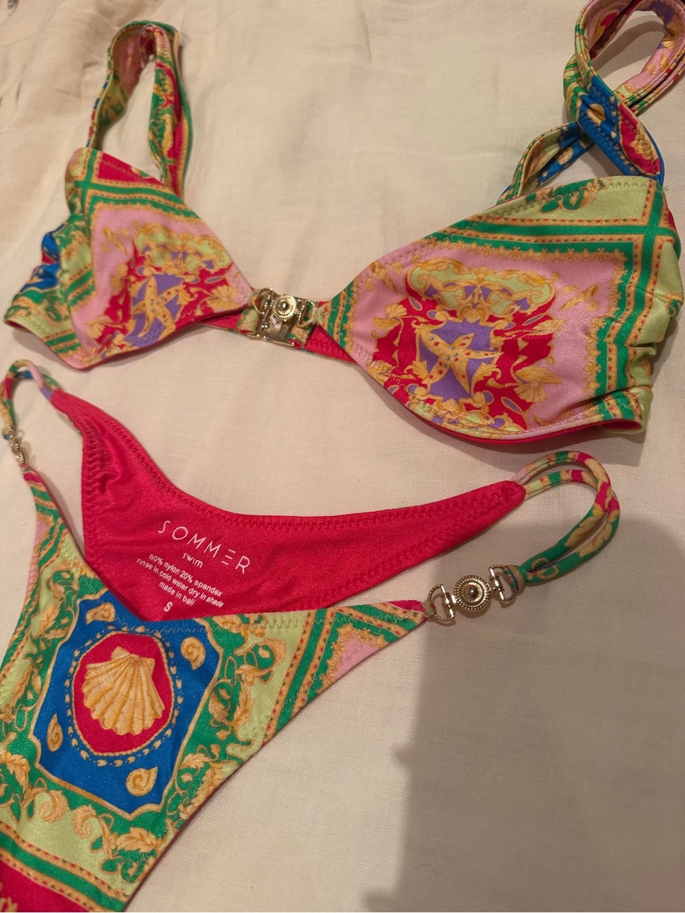 Sommer Swim Bikini in Posidonia print with brass claps